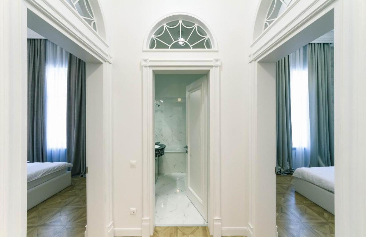 Luxury Beatiful Apartment On Pyshkinska Street Kyiv Exterior photo