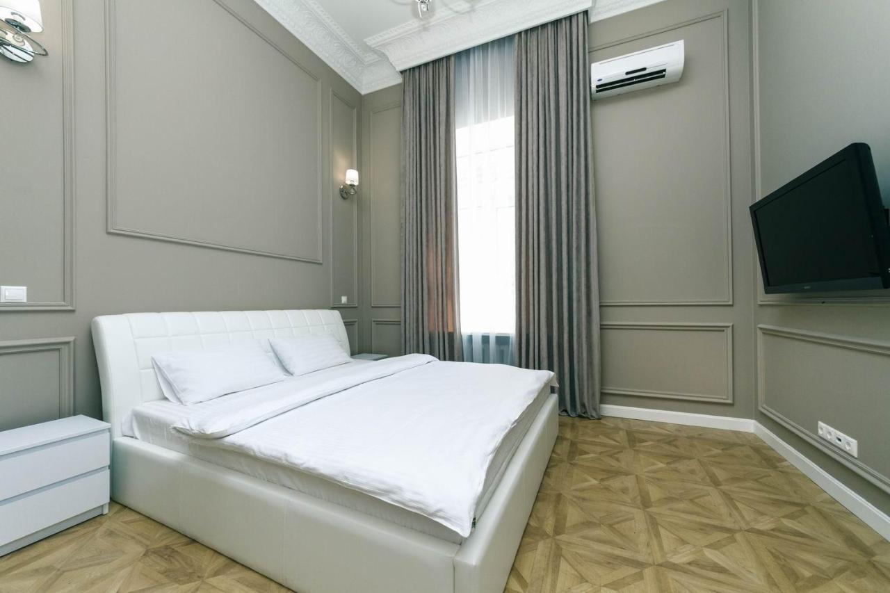 Luxury Beatiful Apartment On Pyshkinska Street Kyiv Exterior photo