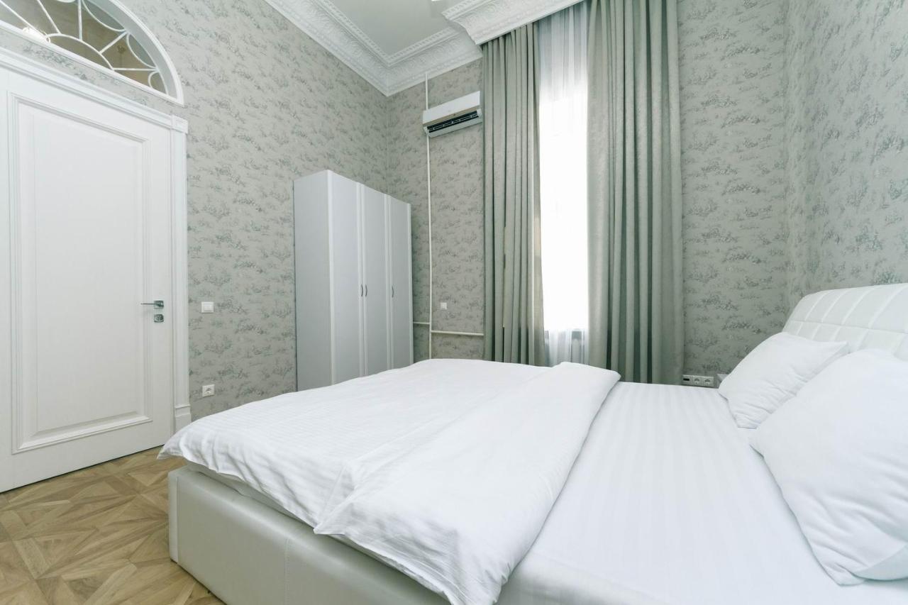 Luxury Beatiful Apartment On Pyshkinska Street Kyiv Exterior photo